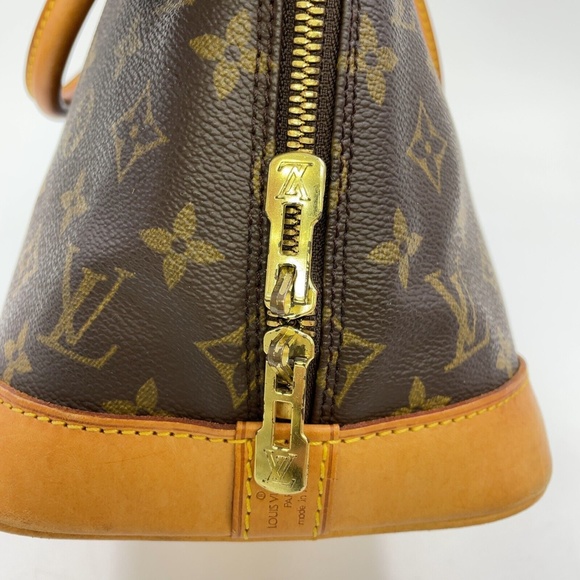 LOUIS VUITTON Monogram Alma PM Handbag - Picture 6 of 13